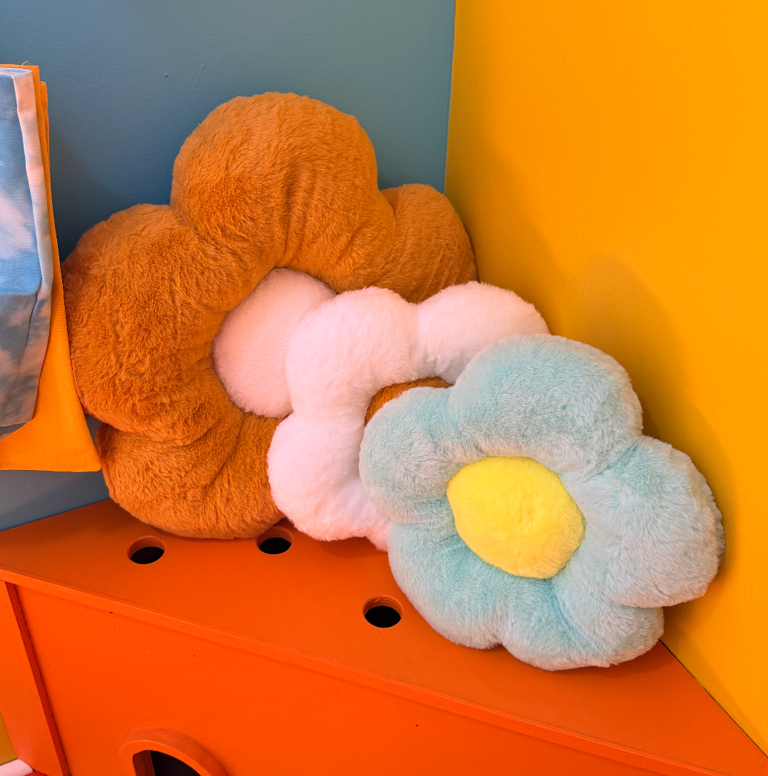 Large Daisy Pillow